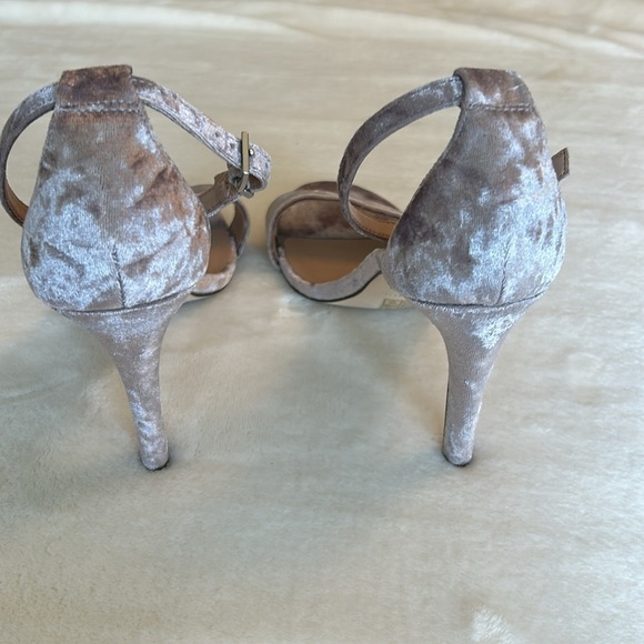 Mauve Velvet Spring Heels - Picture 3 of 4
